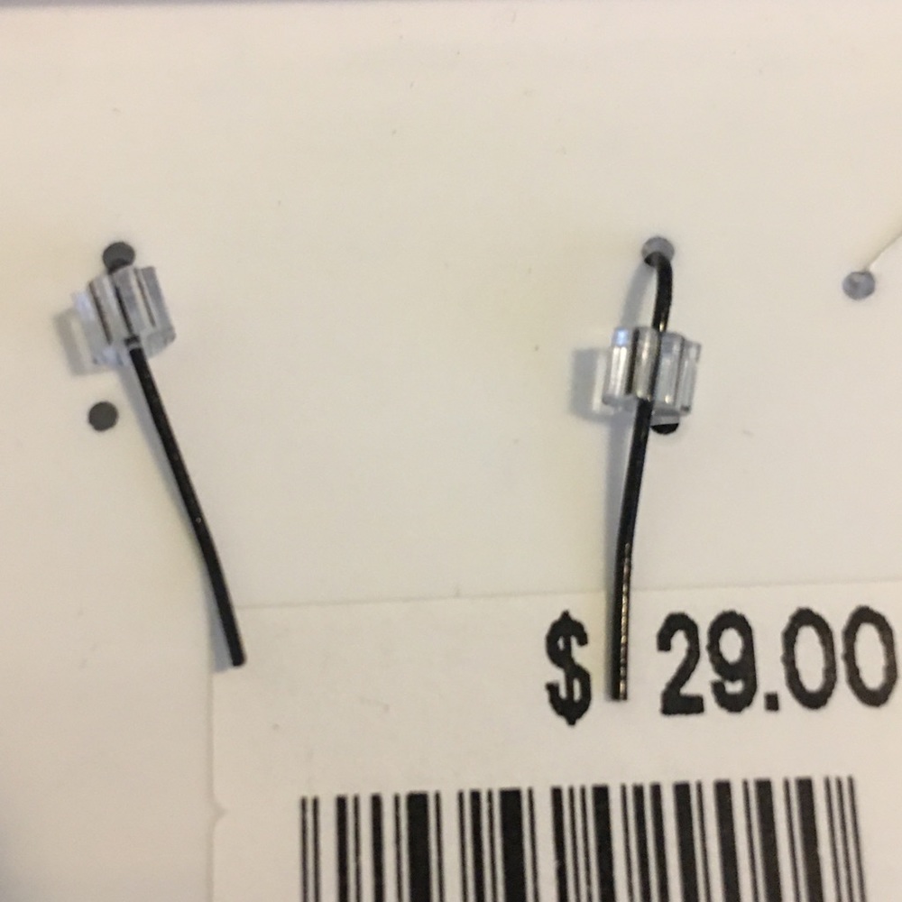 Allison Reed ~ Earrings - Picture 4 of 4